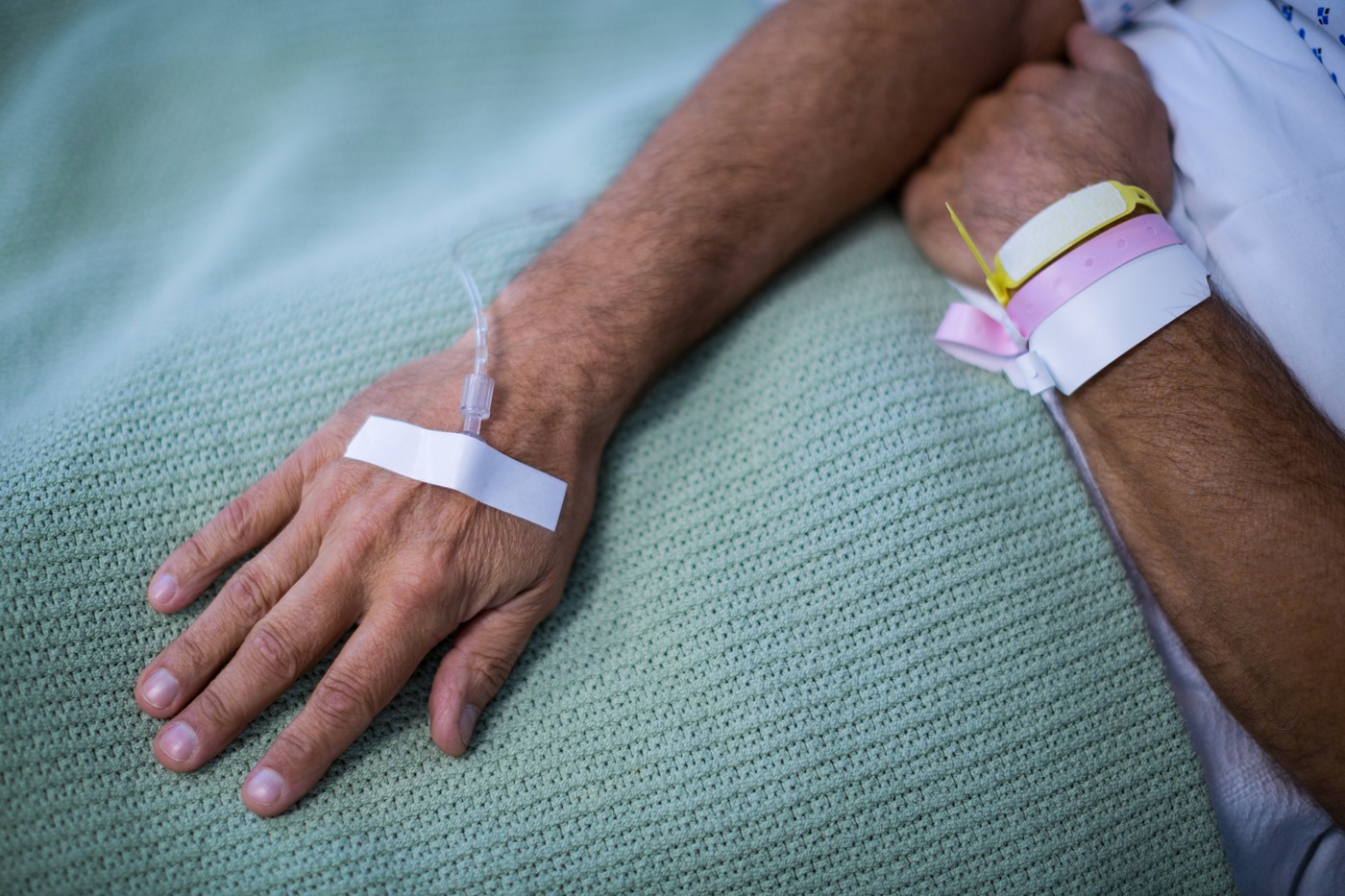 OMS: Tutunul, alimentele ultraprocesate și alcoolul ucid 2,7 milioane de oameni pe an în Europa