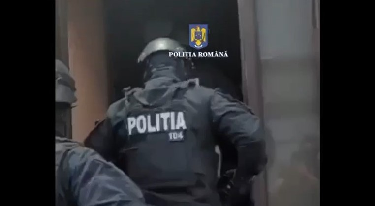 Operațiunea „Școala”: 28 de traficanți de droguri au fost arestați. Printre dealeri ar fi și doi adolescenți de 15 ani