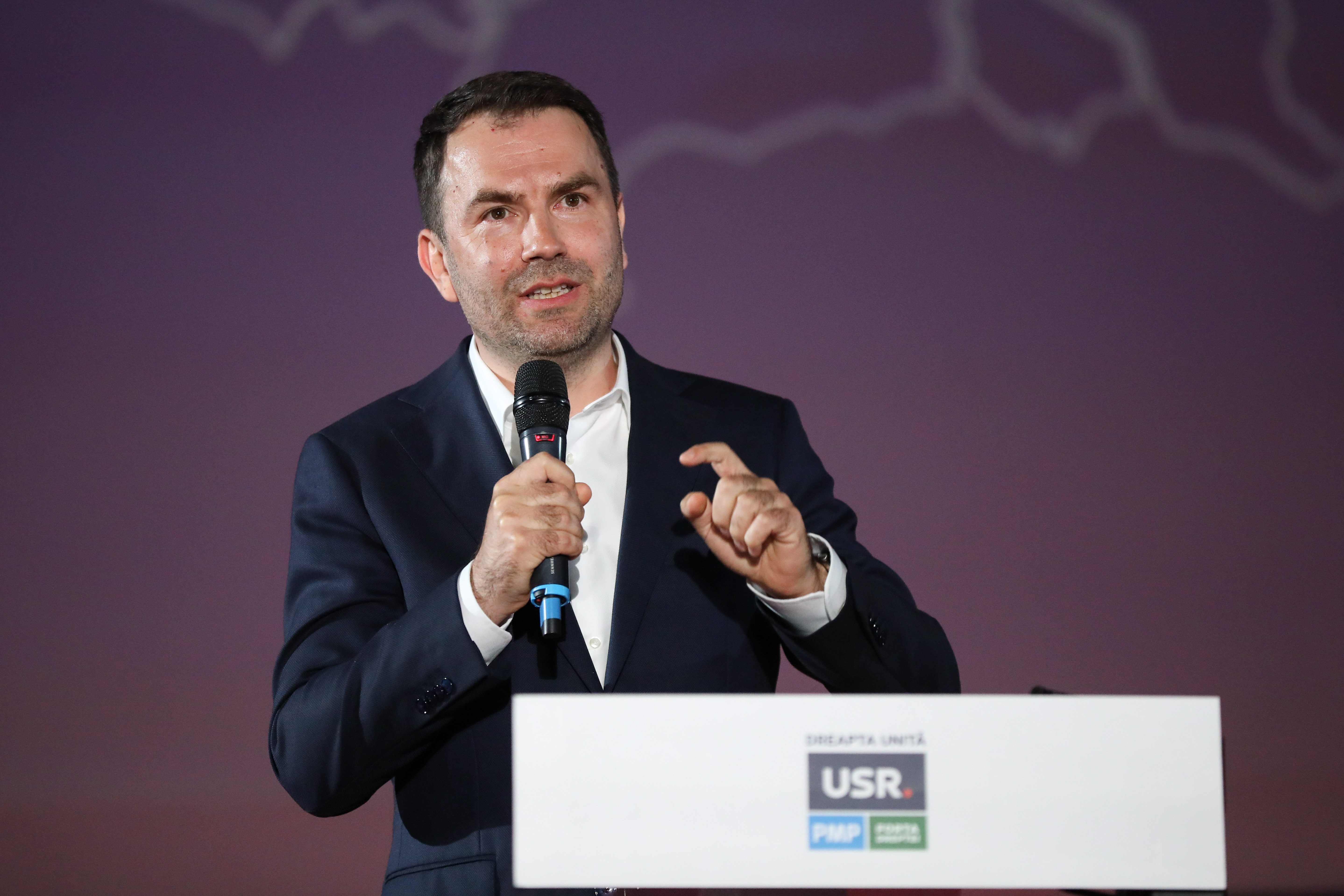 Scandal după noul sondaj din București. Drulă: „Ciprian, nu așa! Se folosește de sondaje, e urât.” Reacția unui consilier prezidențial