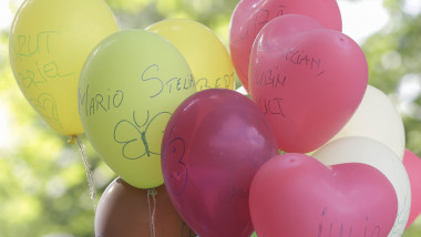 baloane cu nume de copii decedati