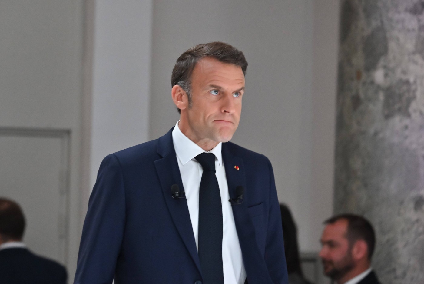 Macron nu mai e dorit nici în propria coaliție. Unii aliați nu vor să se mai asocieze cu el: „Nu veți vedea chipul lui pe afișele mele”