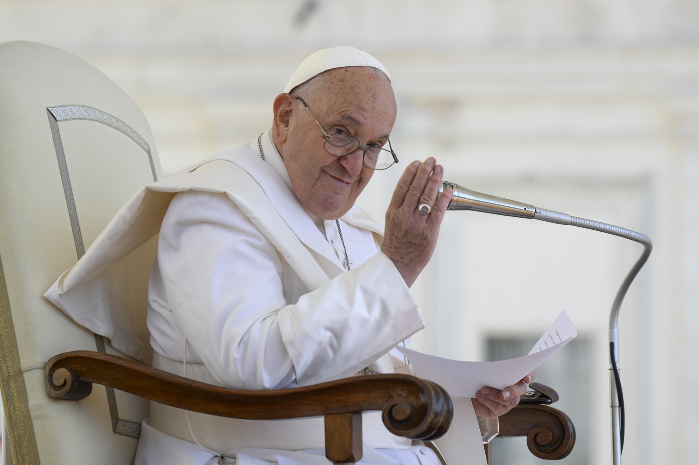 Papa Francisc le-a transmis preoților să țină predici scurte ca să nu adoarmă oamenii la slujbe