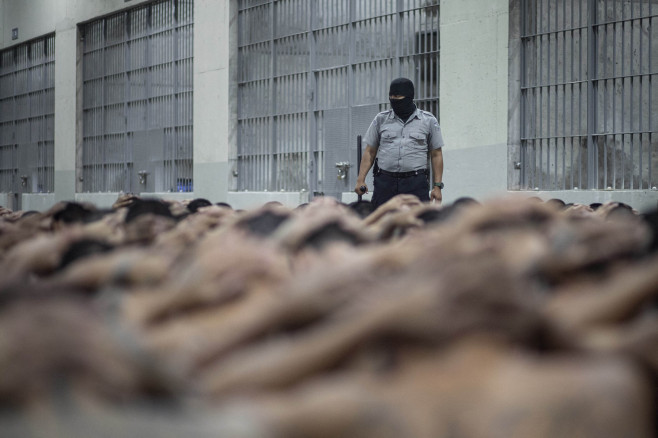 2,000 gang members transferred to the high-security prison in El Salvador