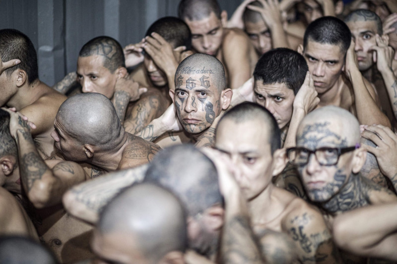 2,000 gang members transferred to the high-security prison in El Salvador