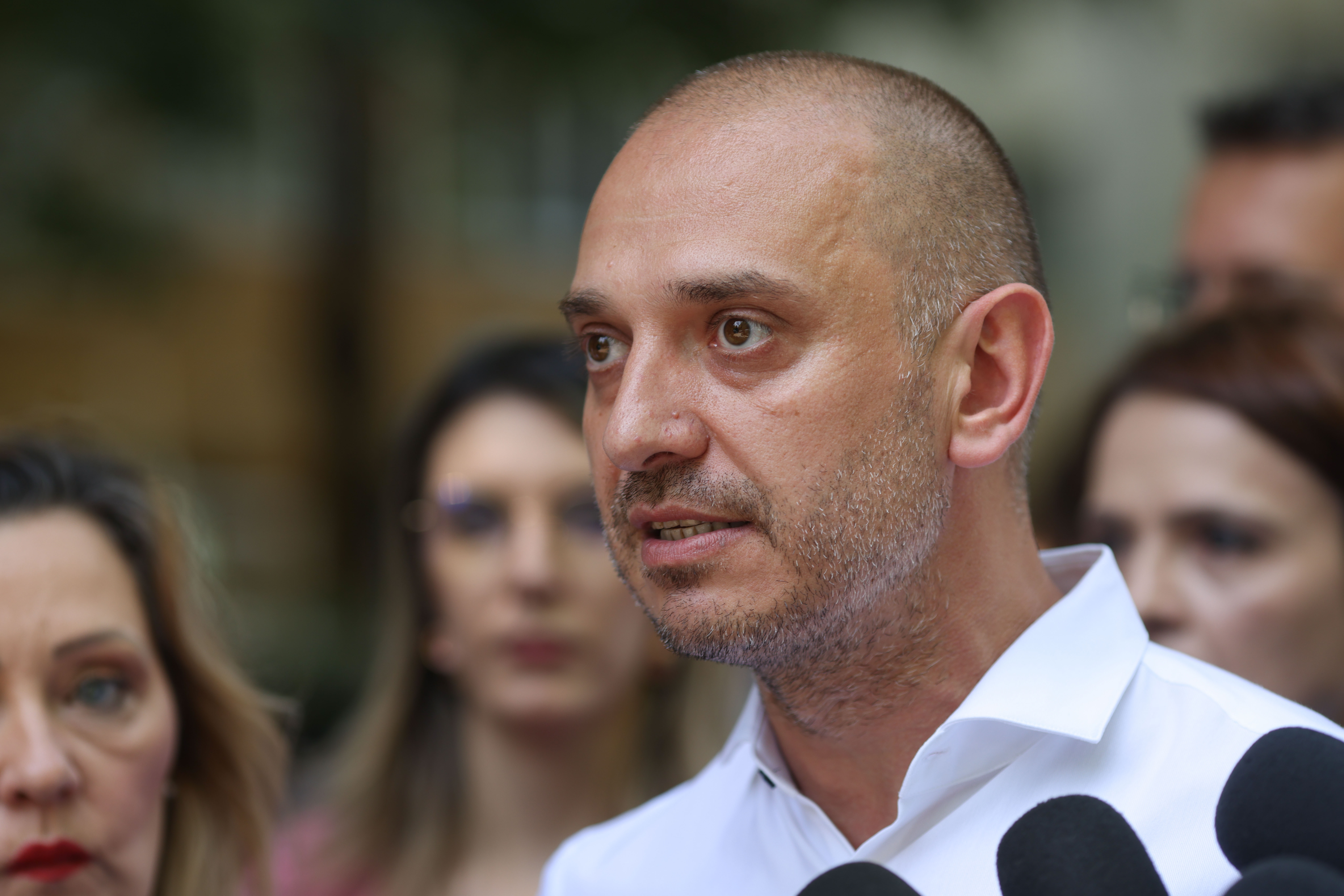 Radu Mihaiu, la poliţie după ce a făcut plângere penală privind buletinele de vot preştampilate: Nu ştiu câte au fost introduse în urnă