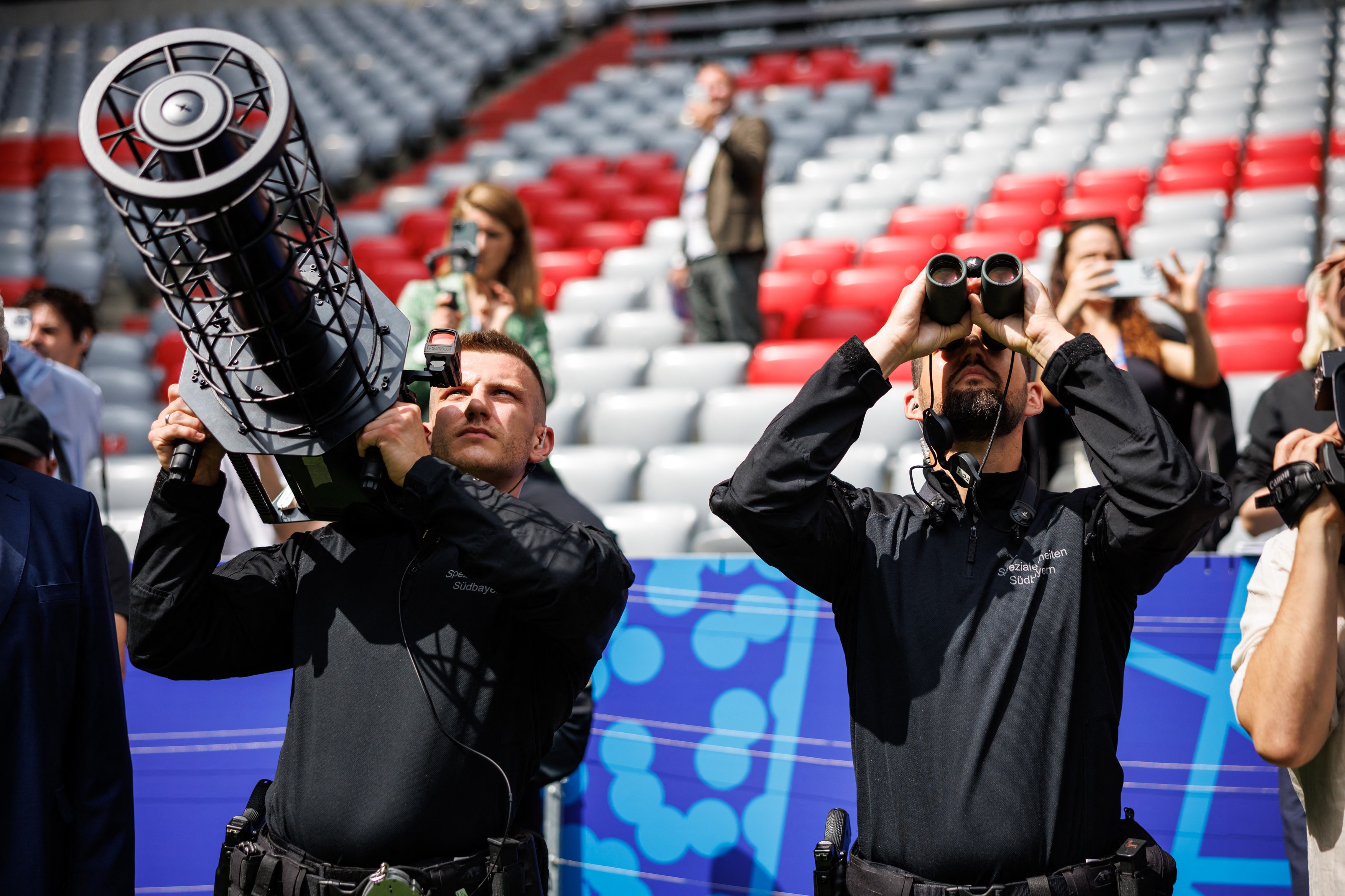 Fotbal cu glonț pe țeavă și arme anti-drone. Cum afectează prezența Ucrainei la EURO 2024 măsurile de securitate de la turneu
