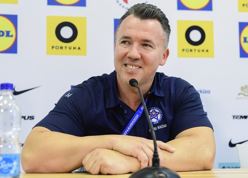 EURO 2024: Echipa Slovaciei l-a trimis pe bucătar la conferinţa de presă de luni. El găteşte pentru jucători din 2010
