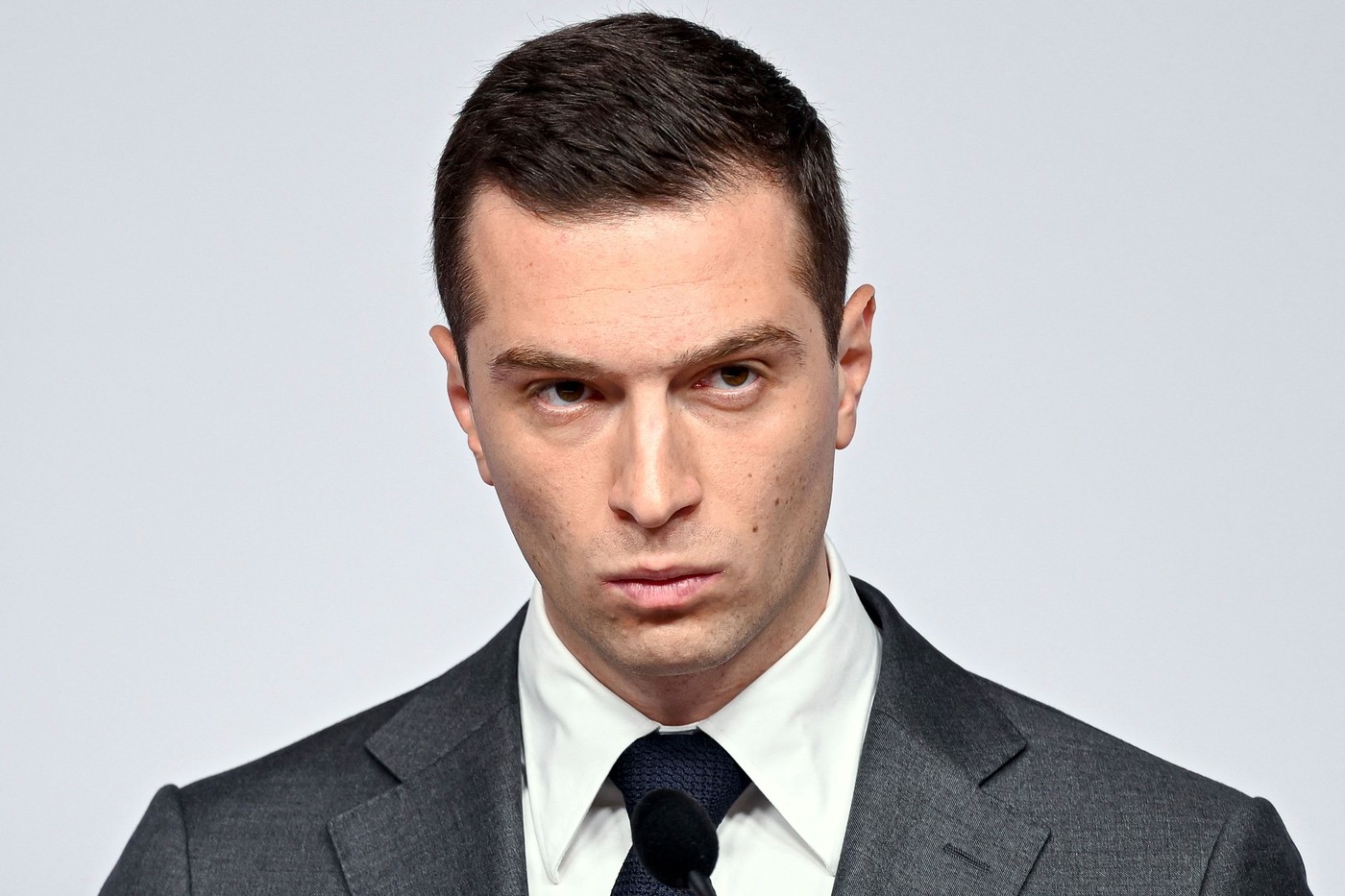Jordan Bardella, schimbare de discurs în campanie: Franța va sprijini Ucraina. Unde trage linie liderul extremei drepte franceze
