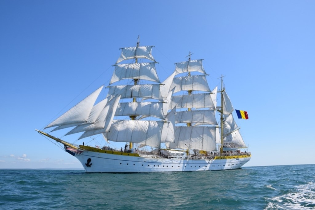 Nava-şcoală ”Mircea” pleacă într-un marş de instrucţie în Marea Mediterană. Velierul va parcurge 3.400 de mile marine în 40 de zile