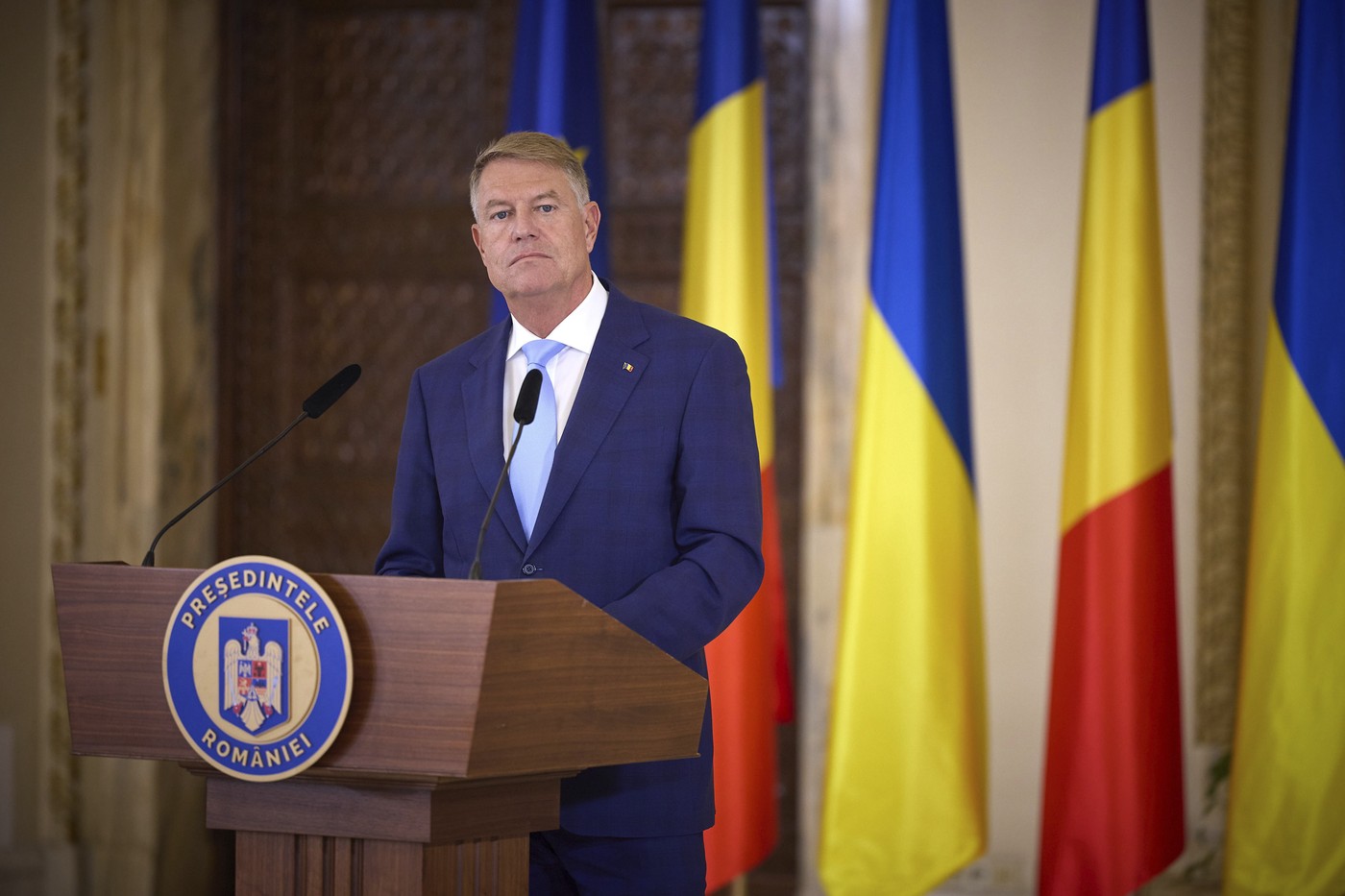 Iohannis, mesaj de Ziua Drapelului Național: „Astăzi, flutură alături de steagurile aliaților și partenerilor noștri”