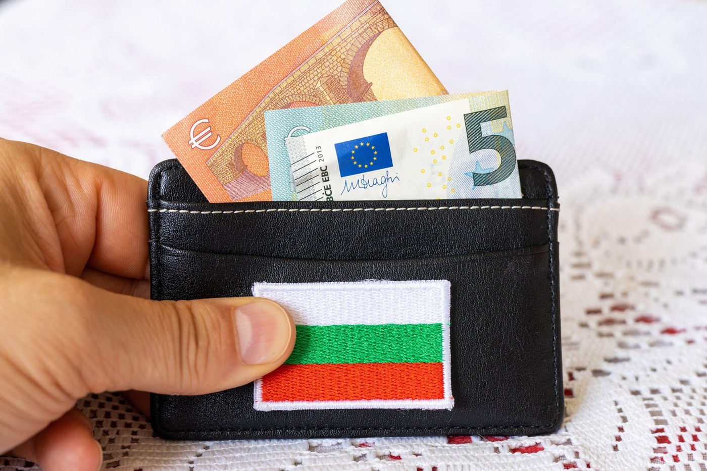 Bulgaria se așteaptă să intre în Zona Euro până la finalul anului. Condiția pe care trebuie să o îndeplinească statul