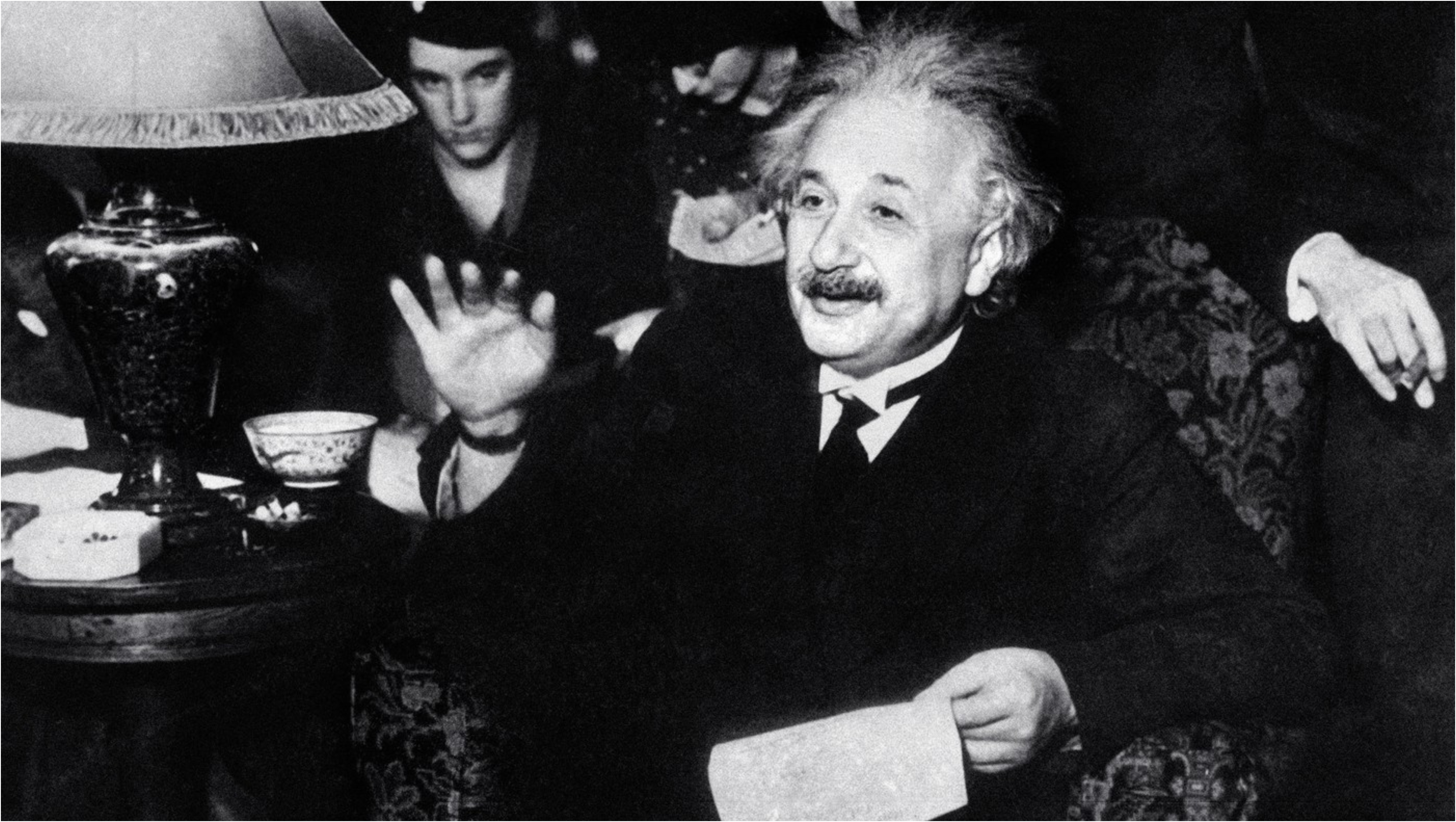 Scrisoarea în care Einstein îl avertiza pe Roosevelt că Germania nazistă încearcă să facă bombe nucleare va fi scoasă la licitație