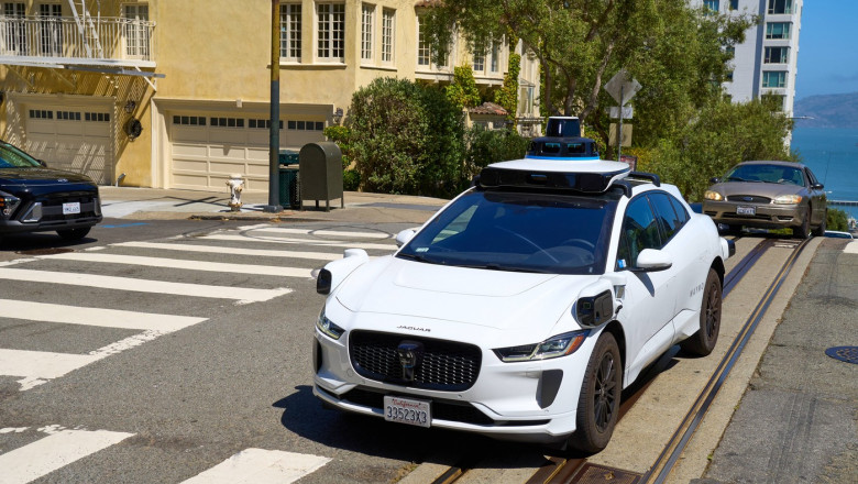 masini autonome robo taxi