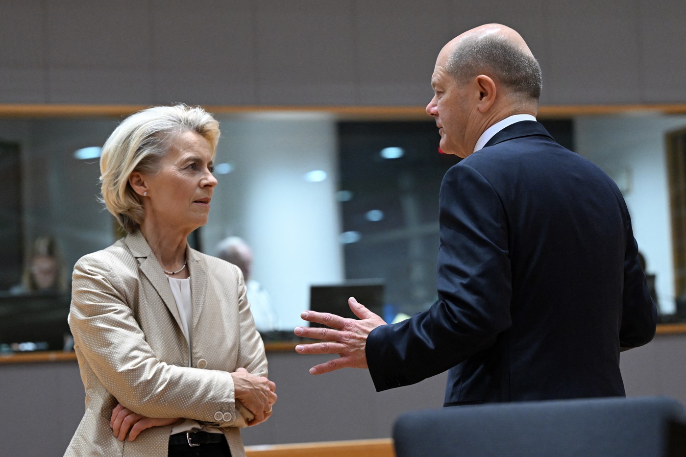 Liderii Europei discută cum să-și întărească Apărarea. Scholz a blocat o scrisoare a Ursulei von der Leyen către Consiliul European