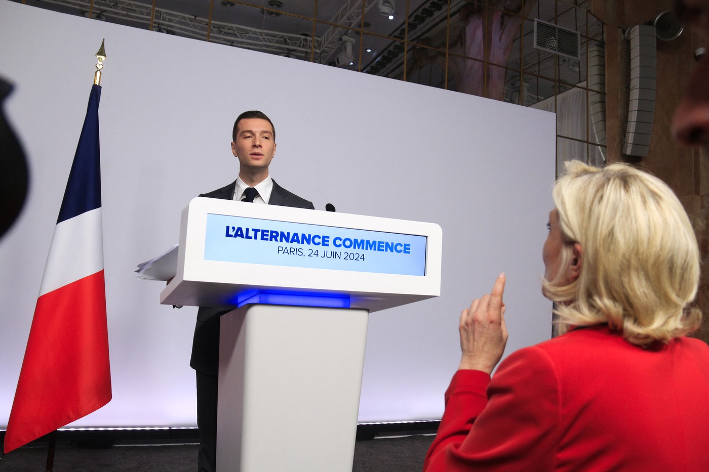 Marine Le Pen spune că Macron nu va avea de ales și-l va numi premier pe Bardella după alegeri
