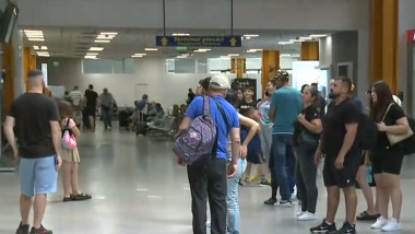 români în aeroport la cluj napoca