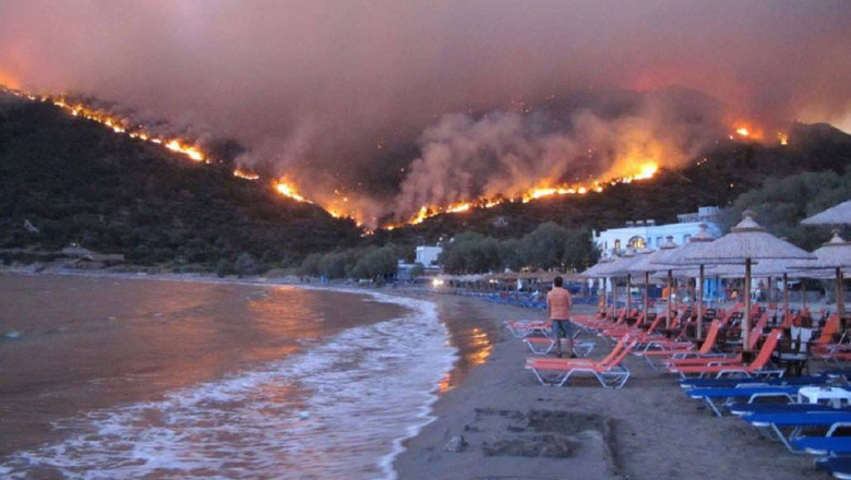 incendiu pe un deal din grecia