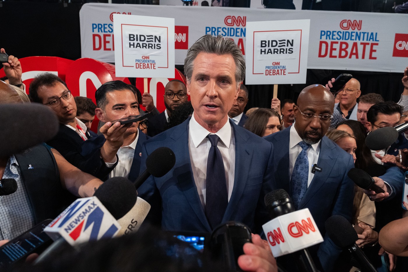 Cine este Gavin Newsom, omul care l-ar putea înlocui pe Joe Biden în cursa pentru Casa Albă. Alți posibili succesori