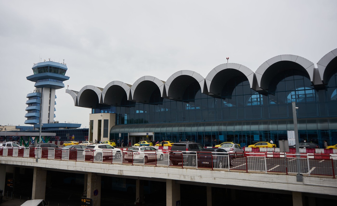Aeroportul Otopeni a fost amendat de ANPC pentru că a rămas fără aer condiționat în plină caniculă