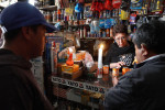 CUENCA-CORTES DE LUZ Cuenca,Ecuador 24 de abril de 2024 No hay fecha para el cese de los apagones en Ecuador. Los cortes de luz en Cuenca se mantienen en varios bloques, segun el cronograma difundido por la Centrosur. foto Boris Romoleroux/API. SOI-CUENCA