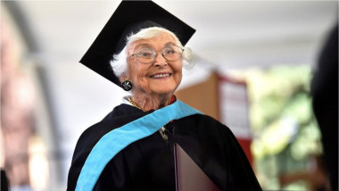 Virginia Hislop a absolvit facultatea la 105 ani