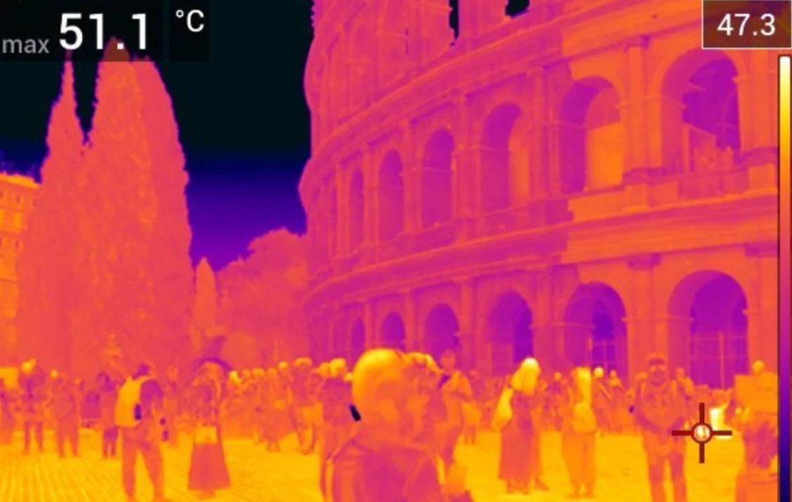 Zile de foc la Roma. O cameră termică cu infraroşu a înregistrat peste 50°C