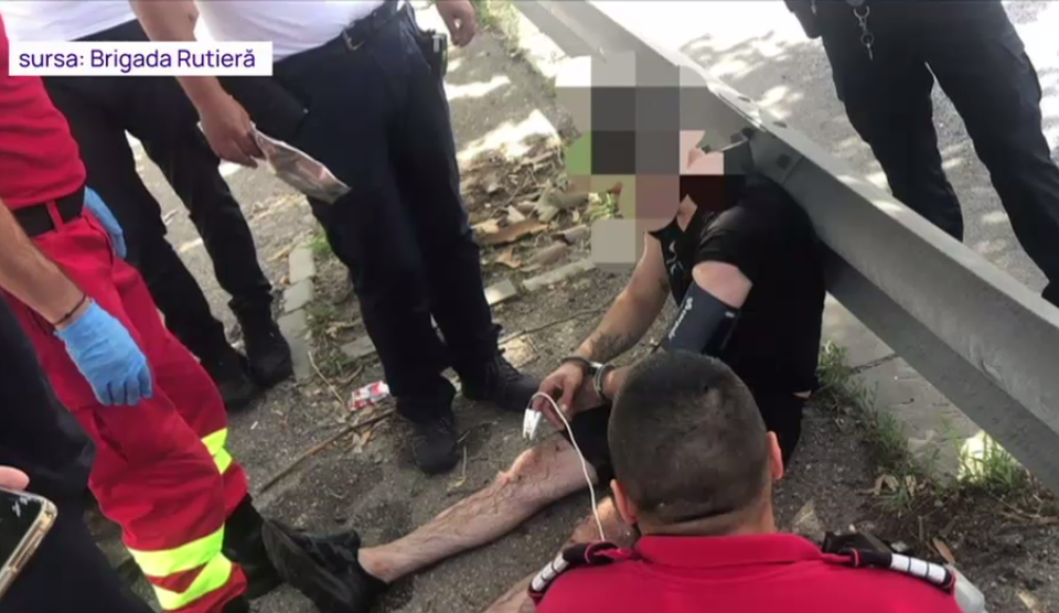 VIDEO. Tras pe dreapta, un șofer beat din București a coborât din mașină și s-a aruncat în Dâmbovița ca să scape de polițiști