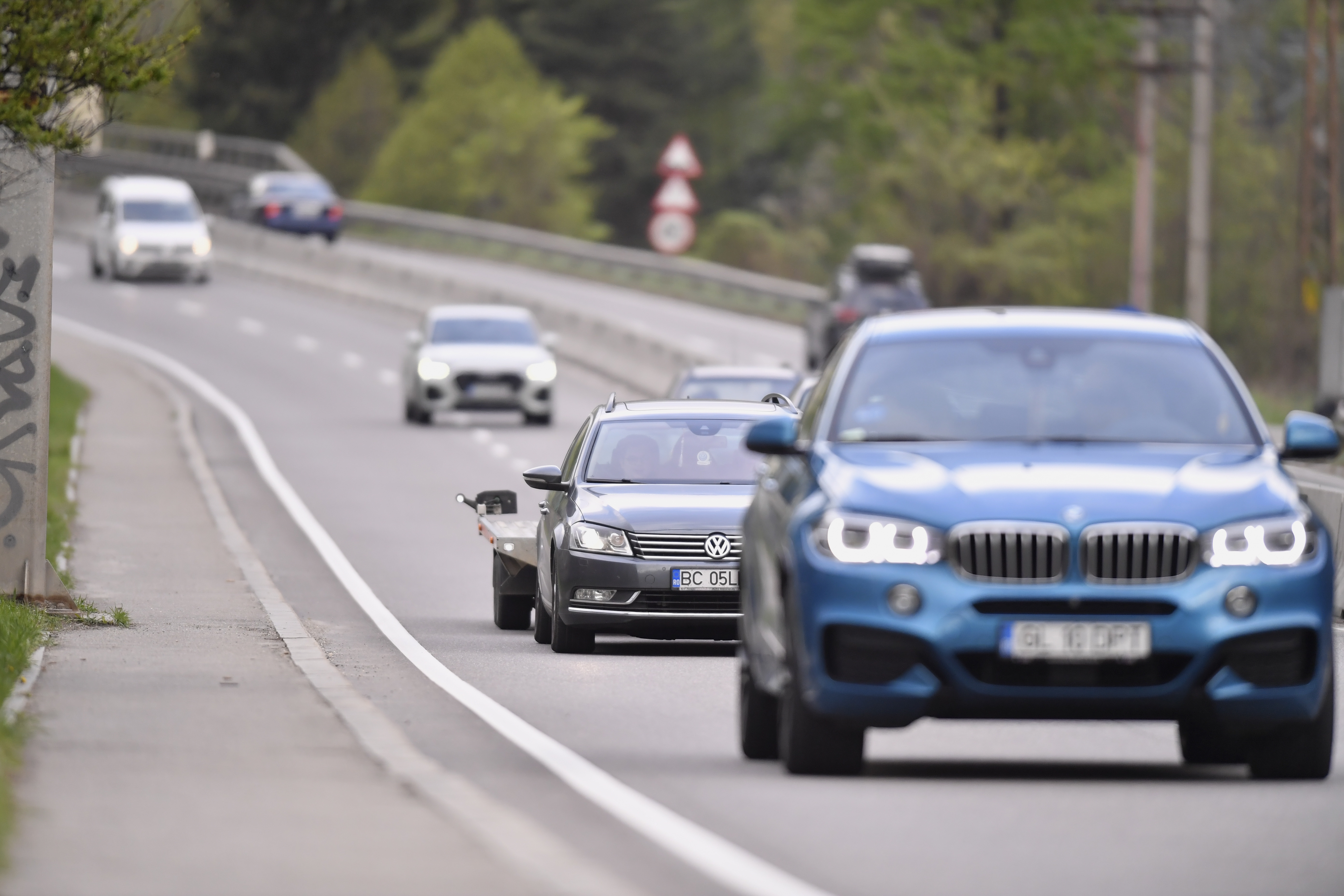Canicula dă peste cap traficul din țară. Camioane trase pe dreapta și trenuri care circulă cu viteză redusă VIDEO