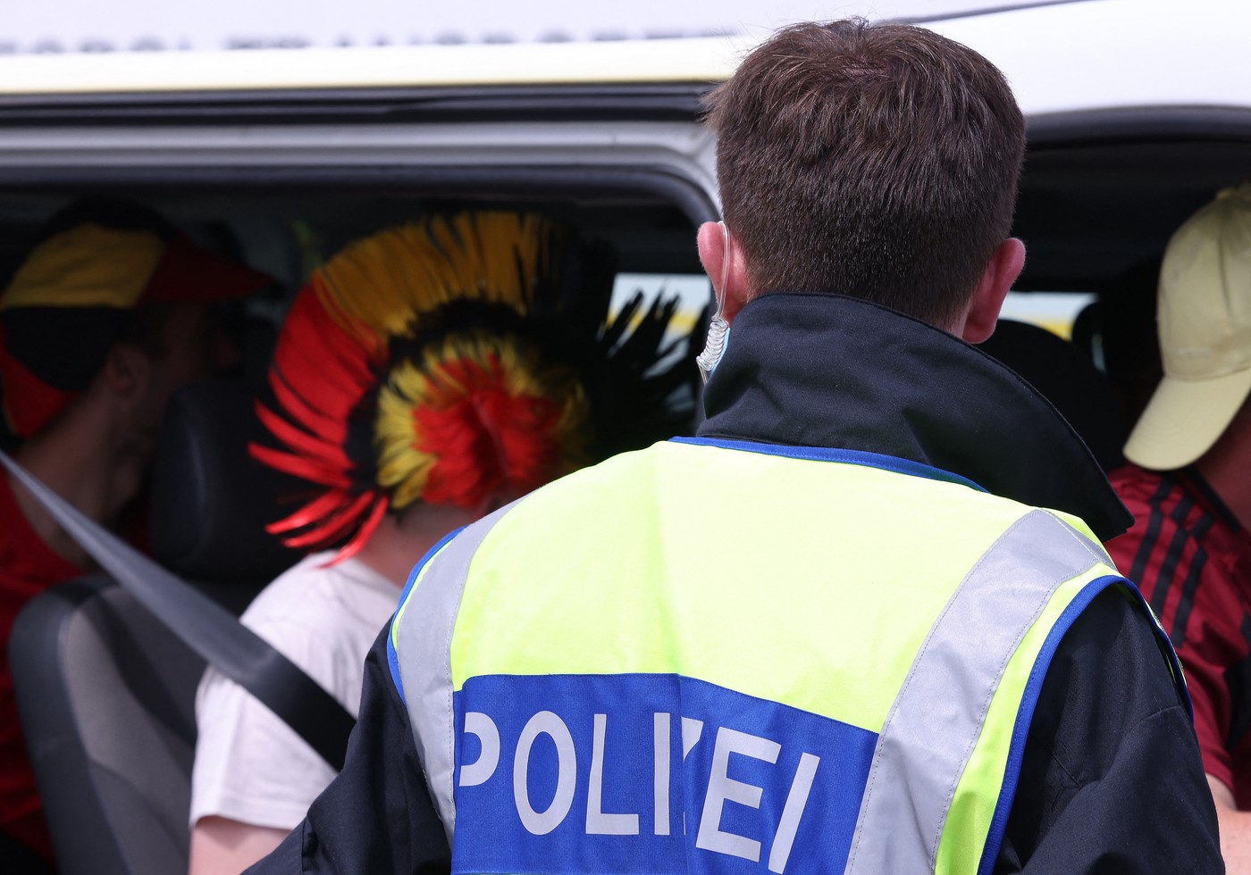 O piață din Belgia, unde a fost amplasat un ecran pentru meciul cu România, a fost evacuată din cauza unui colet suspect