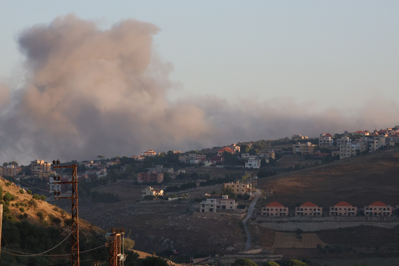 Hezbollah a atacat cu o „dronă explozivă” o poziție militară din nordul Israelului