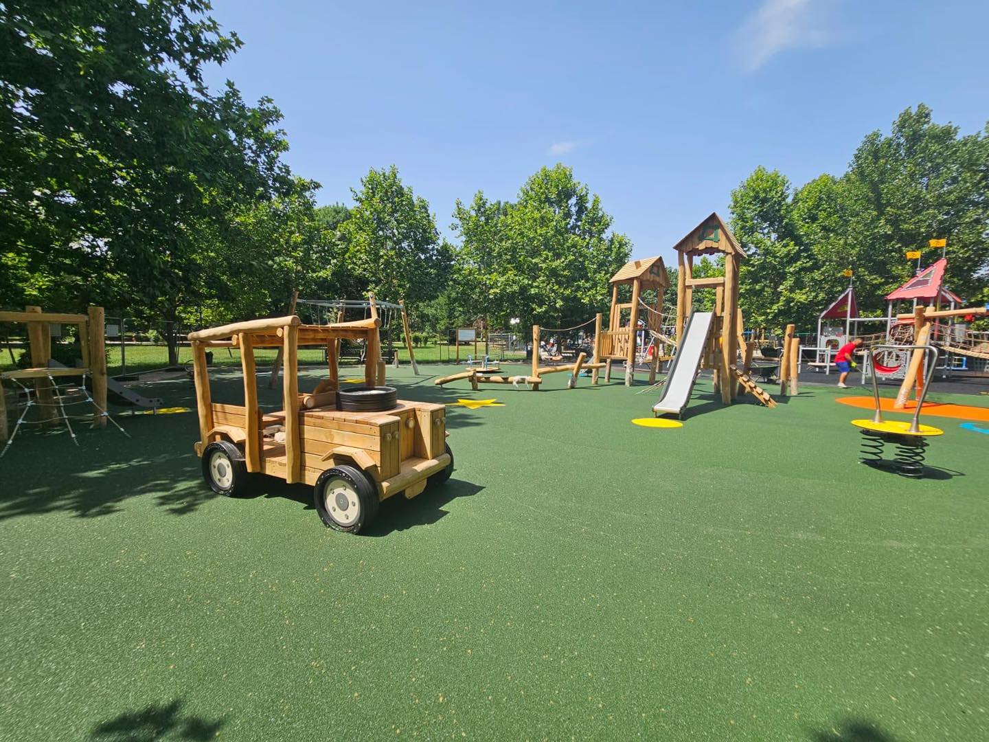 Locuri noi de joacă în parcul Herăstrău. Cum arată spațiile pentru copii