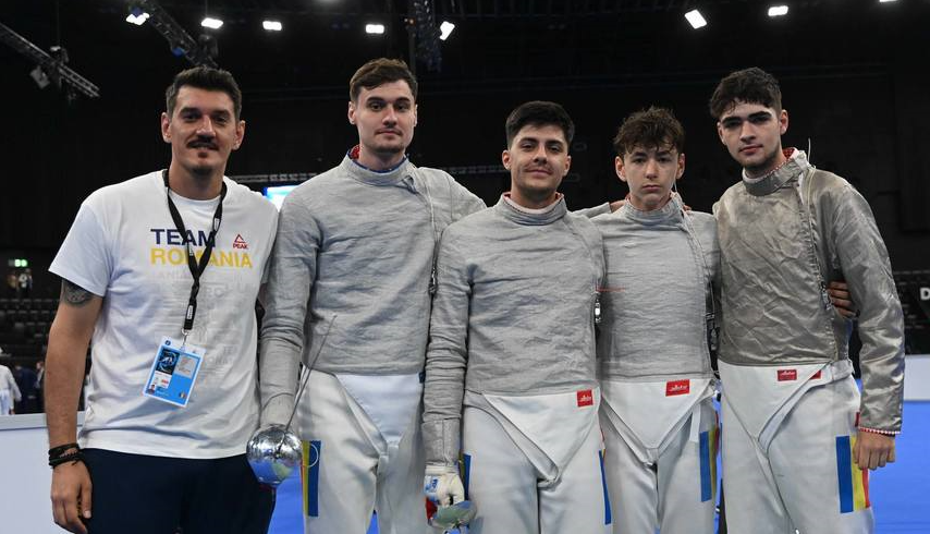 Echipa masculină de sabie a României, medaliată cu argint la Europene