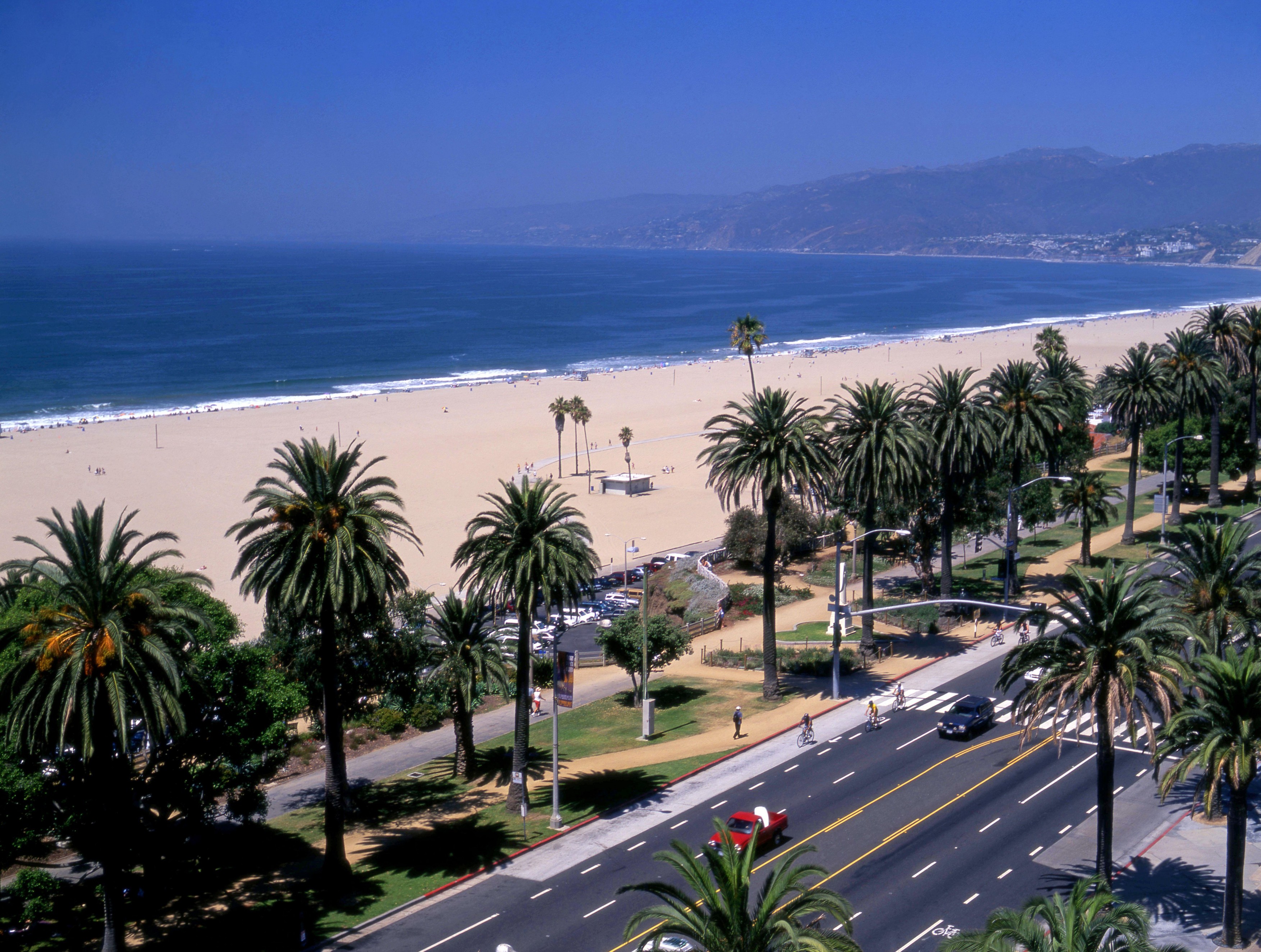 California impune măsuri drastice împotriva risipei de apă pentru următorii 15 ani. Când intră în vigoare reglementarea
