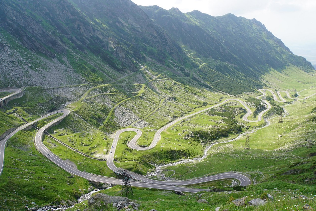 Restricții de trafic valabile luni pe Transfăgărășan. Intervalele în care circulația va fi oprită