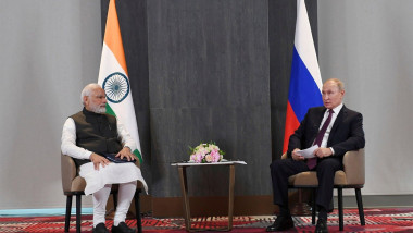 Samarkand, Uzbekistan. 16th Sep, 2022. Indian Prime Minister Narendra Modi, left, holds a face-to-face bilateral meeting with Russian President Vladimir Putin, on the sidelines of the Shanghai Cooperation Organisation summit September 16, 2022 in Samarkan