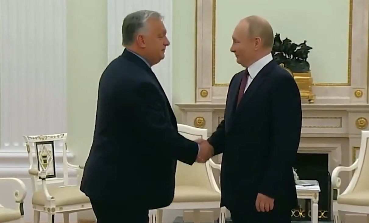 Viktor Orban a mers la Moscova să se întâlnească cu Putin: „Nu poți face pace dintr-un fotoliu confortabil”. Furie la Bruxelles