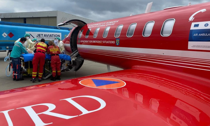 Misiune DSU: Soldat ucrainean grav rănit, transportat cu o aeronavă SMURD din Polonia în Olanda