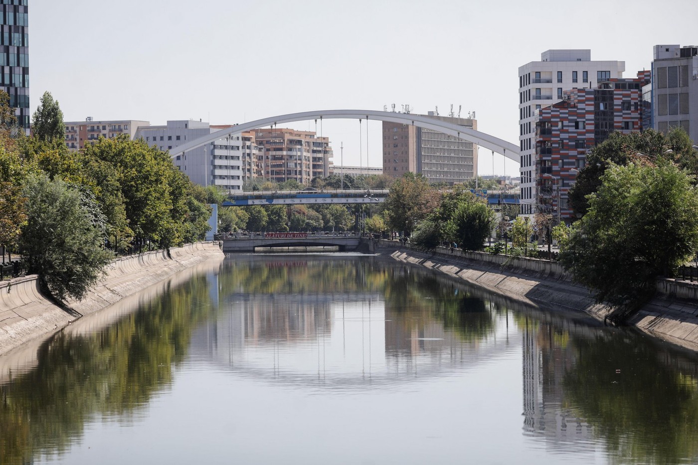 „I se spunea Micul Paris”. Ce scrie o jurnalistă britanică despre Bucureștiul de azi