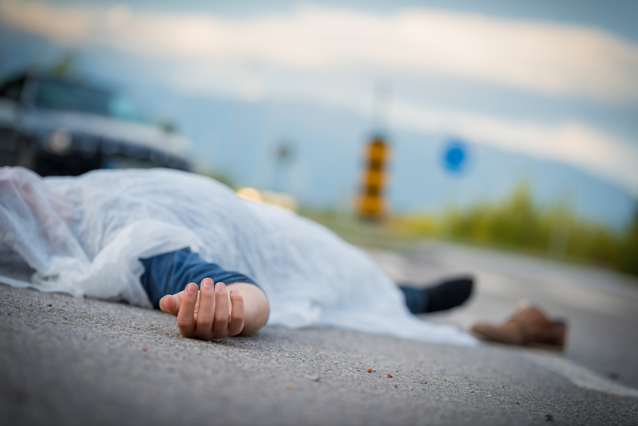 Un bărbat a fost găsit mort pe marginea drumului, între Agigea și Eforie. Polițiștii încearcă să afle identitatea victimei