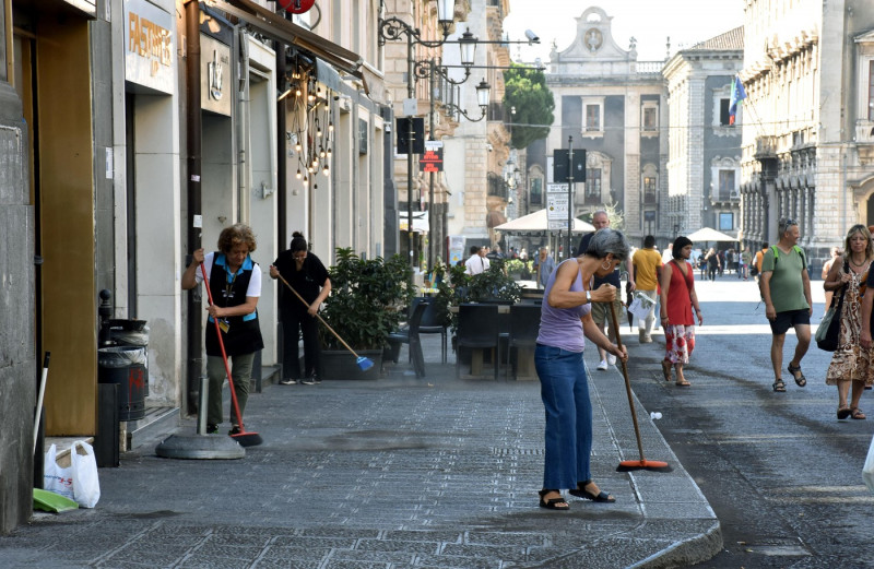 Etna: cenere vulcanica su strade Catania, ordinanza sindaco