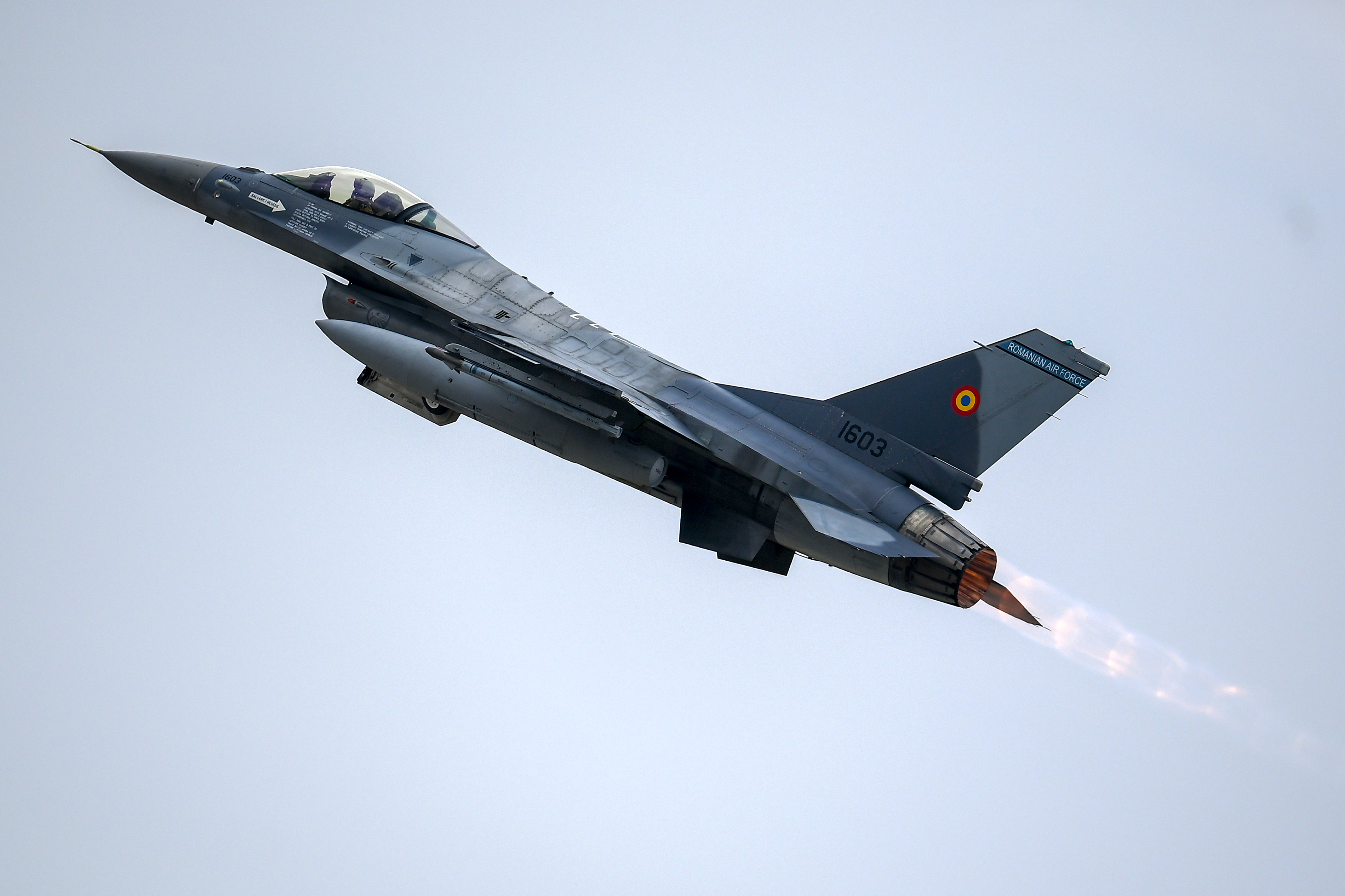 Prima reacție a NATO după ce un avion F-16 românesc a doborât o dronă în spaţiul aerian al Estoniei