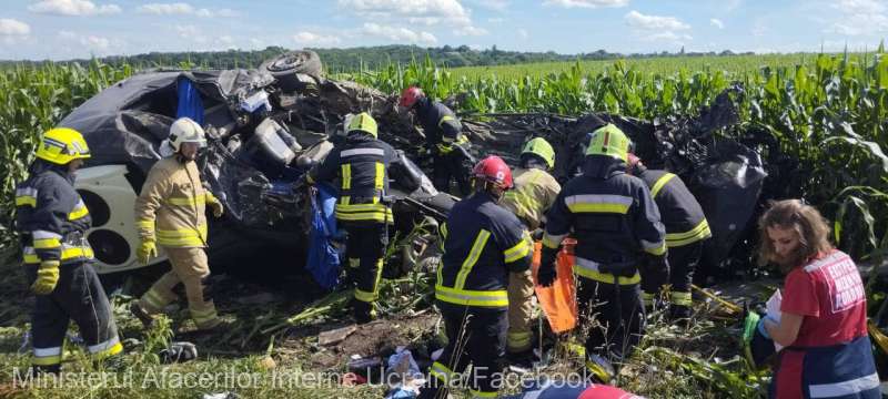 Grav accident, soldat cu 14 morți, inclusiv un copil, în Ucraina. Un microbuz s-a ciocnit cu o cisternă