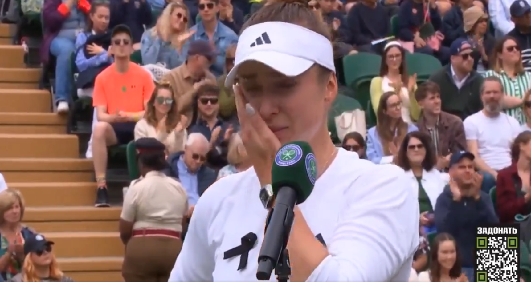 Elina Svitolina, în lacrimi la Wimbledon după calificarea în sferturi. Prin excepție, organizatorii i-au permis o panglică neagră