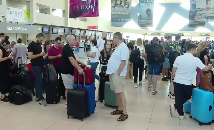 TAROM vrea să mărească salariile angajaților, după anularea zborurilor de pe Otopeni. Cum vor fi despăgubiți pasagerii