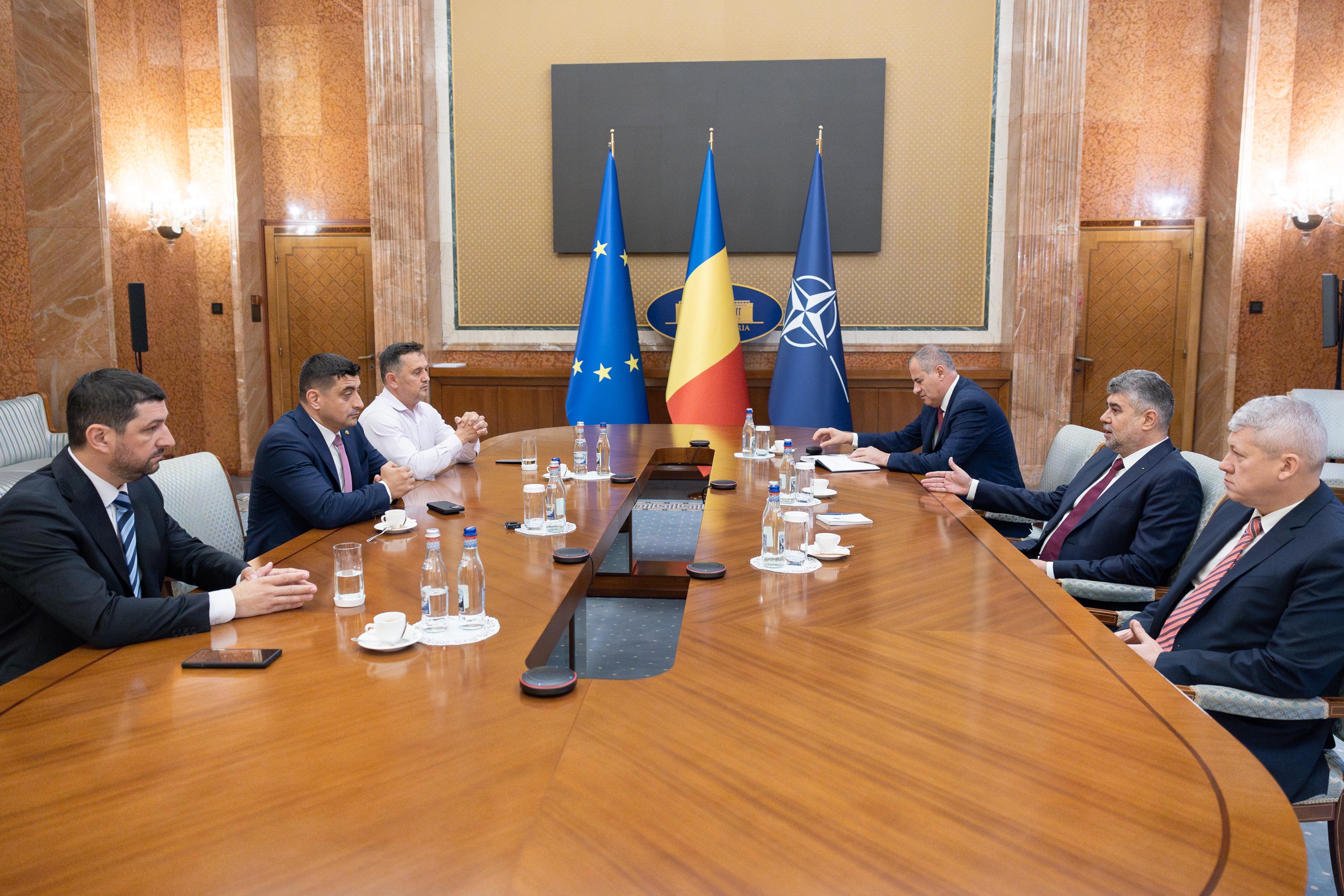 Marcel Ciolacu discută la Guvern cu partidele despre calendarul pentru prezidențiale. USR și AUR s-au întâlnit cu premierul