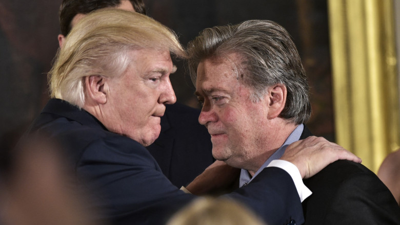 Fostul consilier al lui Trump, Steve Bannon, s-a predat pentru a executa o sentinţă de 4 luni de închisoare