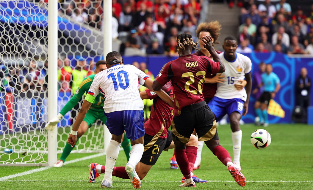 EURO 2024. Franţa s-a calificat în sferturi după ce a învins Belgia, beneficiind de un autogol