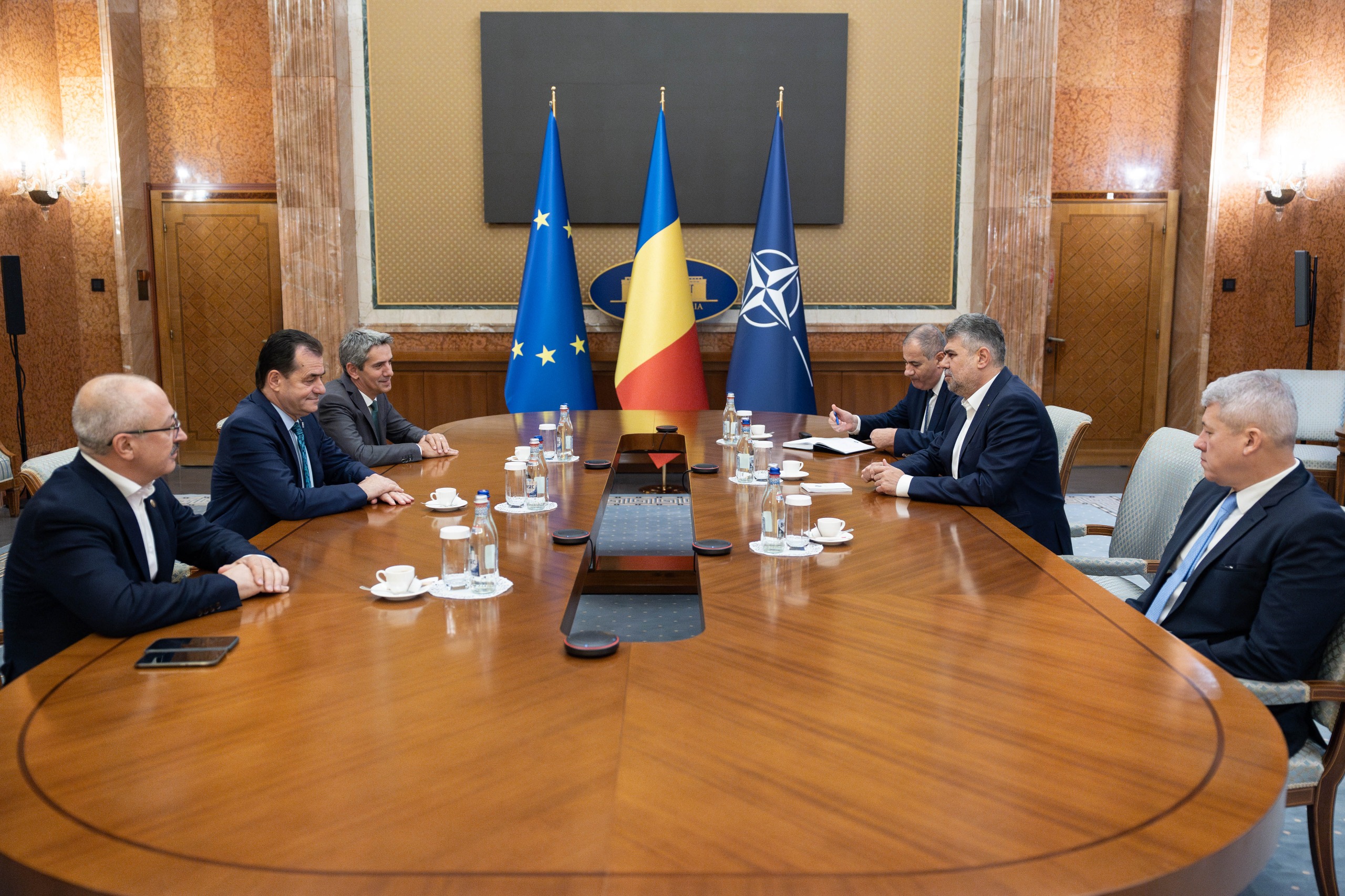 Consultări pentru calendarul prezidențialelor. Marcel Ciolacu s-a întâlnit la Guvern cu REPER și Forța Dreptei