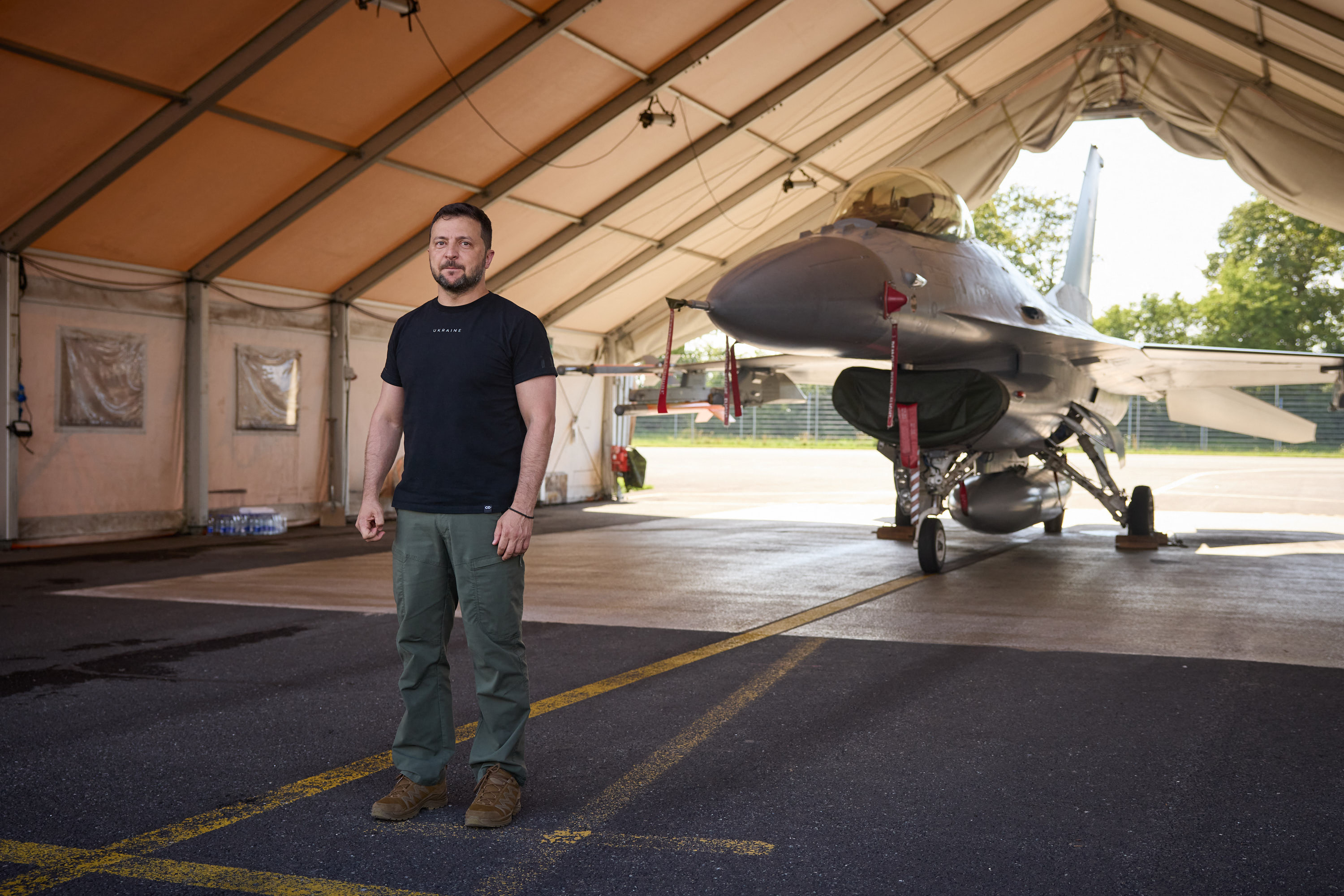 Olanda va începe „în curând” să livreze cele 24 de avioane F-16 promise Ucrainei