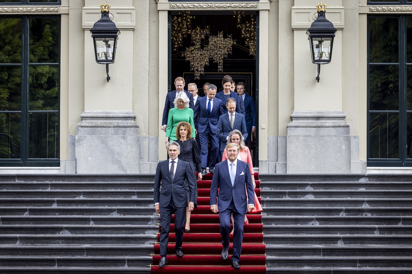 Mark Rutte nu mai este premierul Olandei. Noul guvern e condus de fostul şef al spionajului și are 7 miniștri din partidele populiste